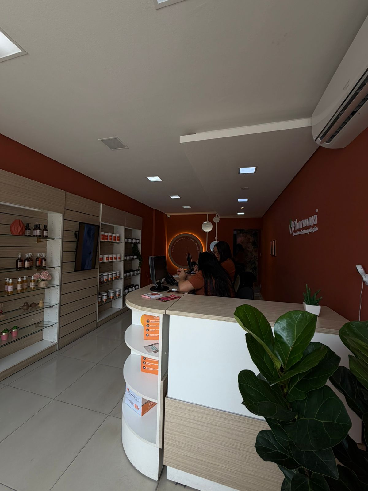 Interior da Pharmaxi Manipulação